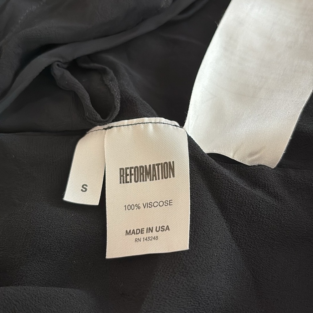 Reformation stunning deep black blouse w/ tie. Simply gorgeous from Nordstroms. - Picture 8 of 11